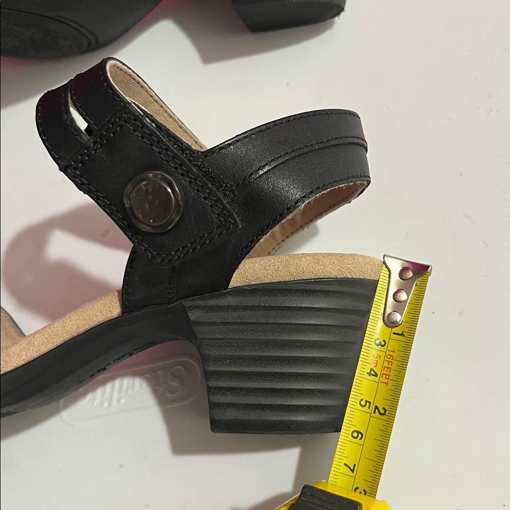 Elegant Black Clarks Women's Shoes - Picture 6 of 6